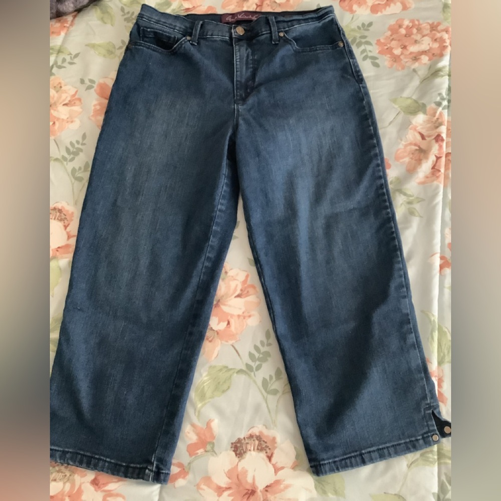 Gloria. Vanderbilt capris jeans stretchy Amanda style size (6) medium split leg